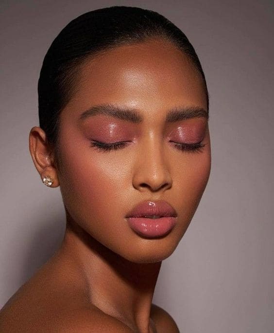 Summer Makeup Trends: Glossy Eye Makeup