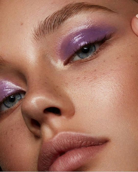 Summer Makeup Trends: Glossy Eye Makeup