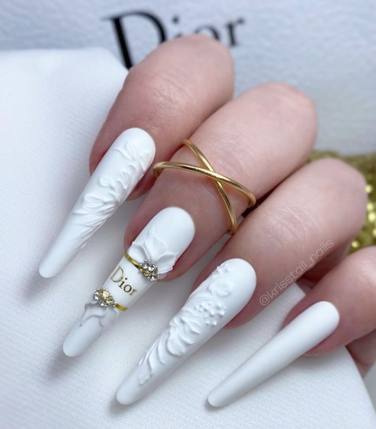 3D Matte White Nail Ideas3