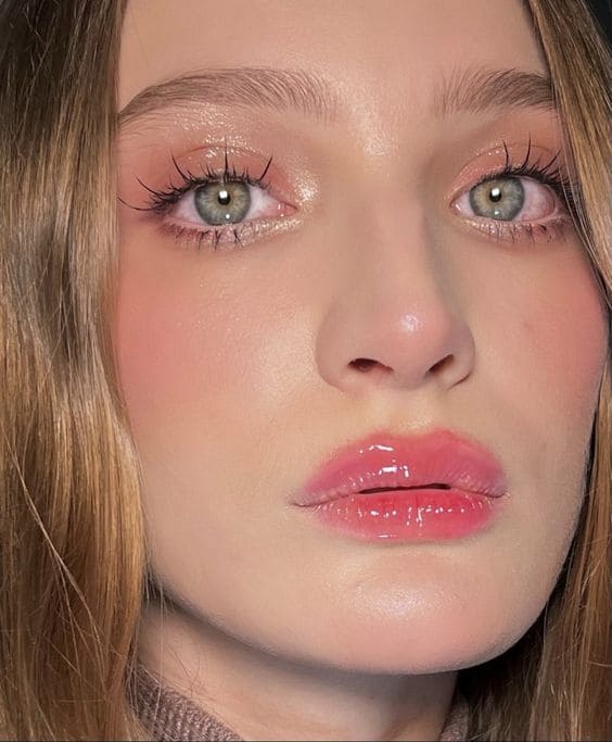 Summer Makeup Trends: Glossy Eye Makeup