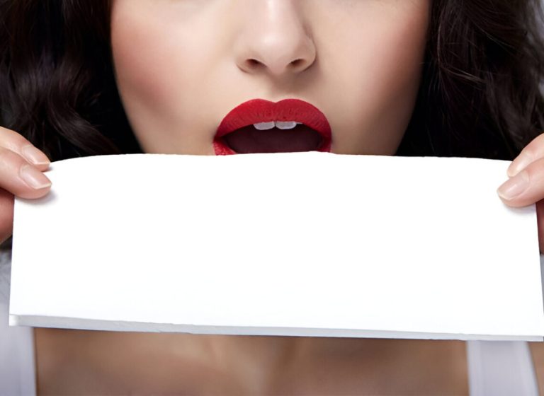 5 Simple Hacks to Avoid Lipstick Stains on Glasses and Clothes