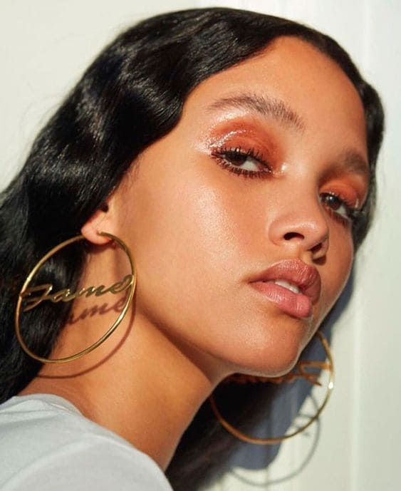 Summer Makeup Trends: Glossy Eye Makeup