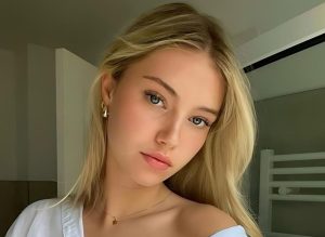 Achieving Clean Girl Makeup Is as Easy as 1-2-3