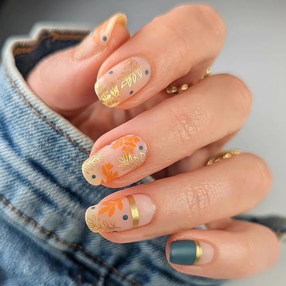 Autumn Leaf Short Nail Art7