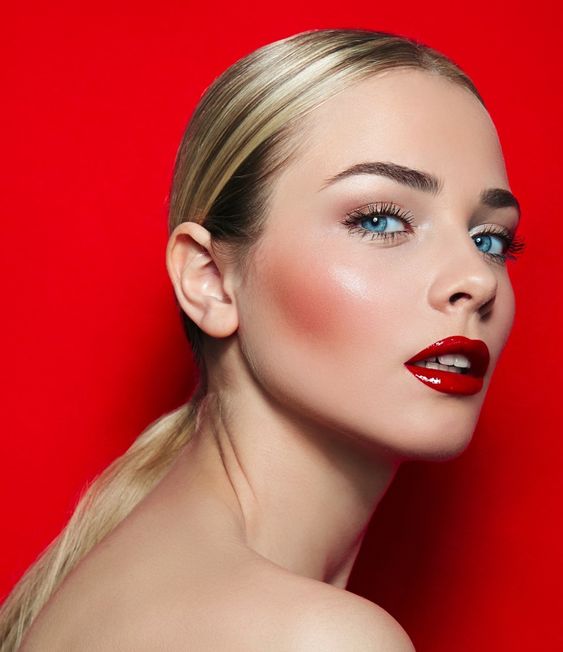 Bold Blush Natural Makeup