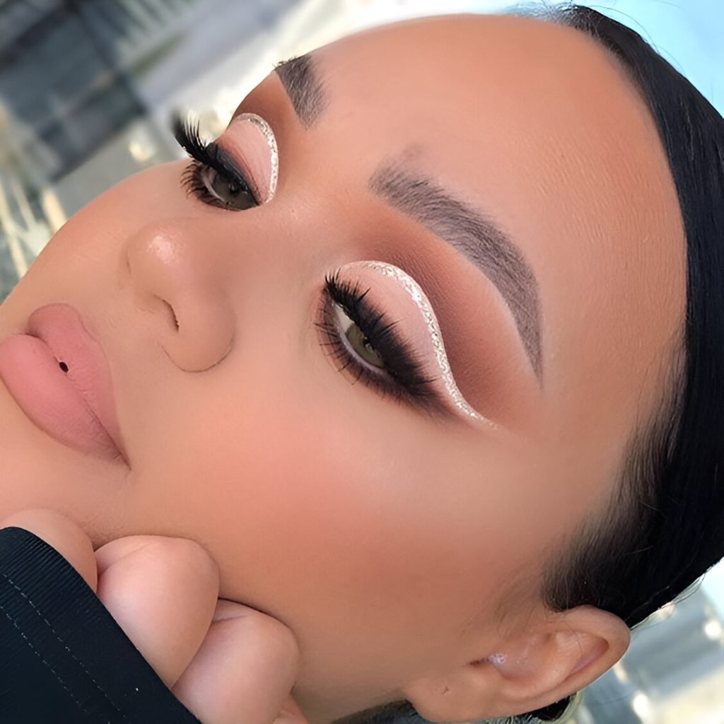Bold Cut Crease Valentine’s Day Makeup