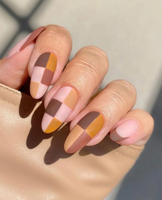 Brown Plaid Nails4