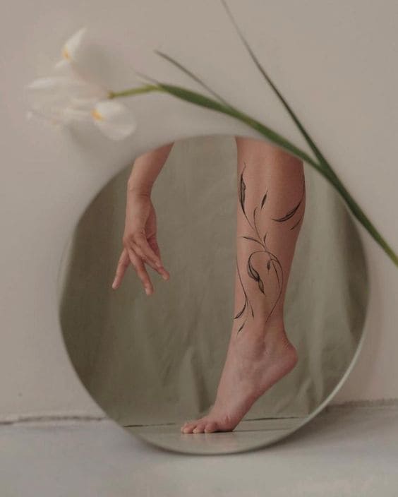 Charming Floral Tattoos On Leg
