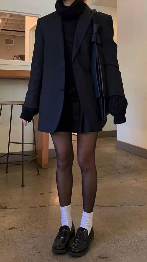 Classy All-Black Look