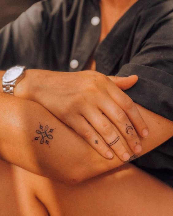  Crescent Moon And Star Finger Tattoo Designs