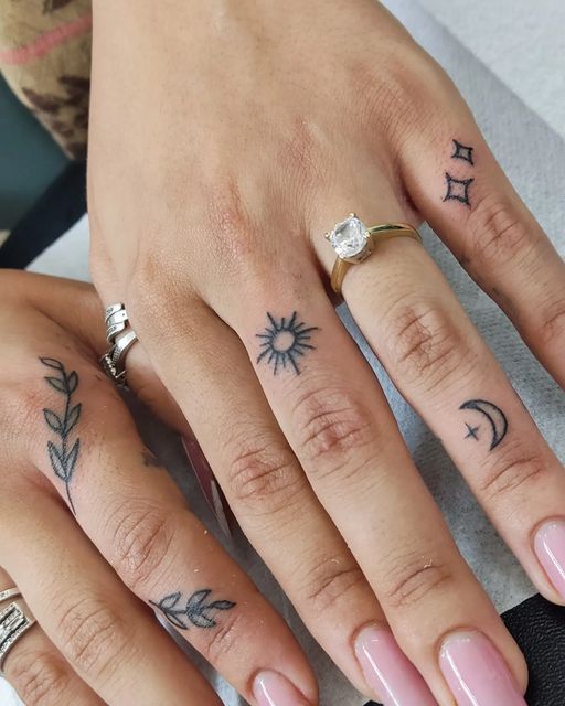  Crescent Moon And Star Finger Tattoo Designs