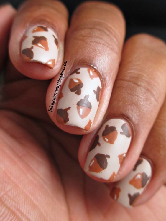 Cute Short Acorn Manicures2