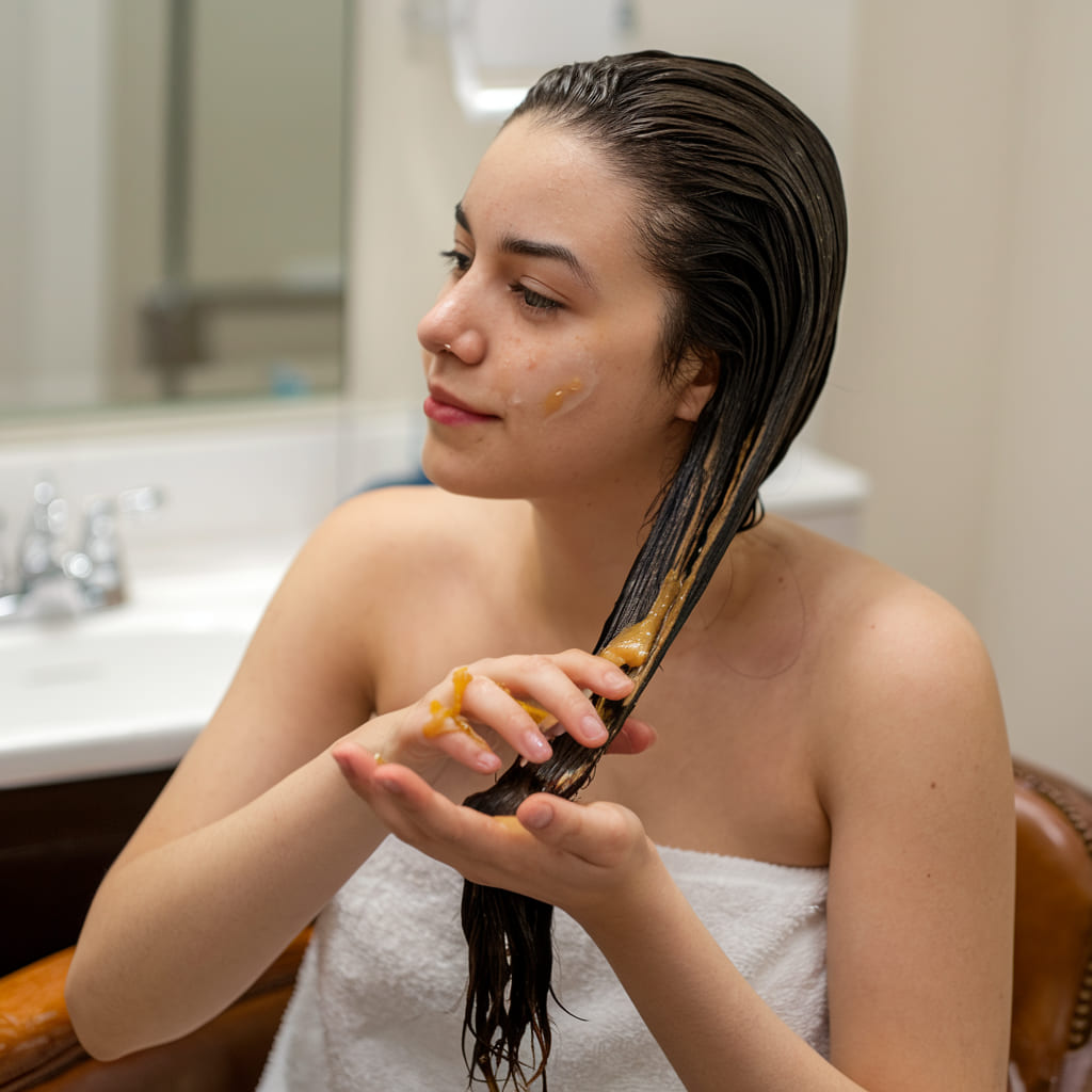 Deep Conditioning Hair Mask with Beeswax
