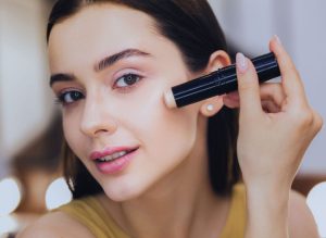 Essential Dry Skin Makeup Tips for a Glowing Finish