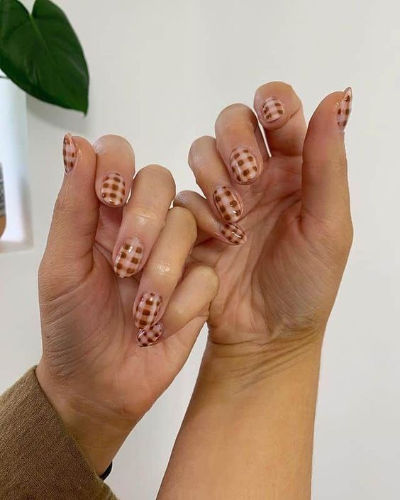Gingham Short Fall Nail Ideas1