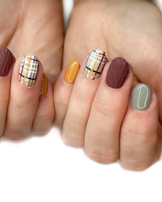 Gingham Short Fall Nail Ideas4
