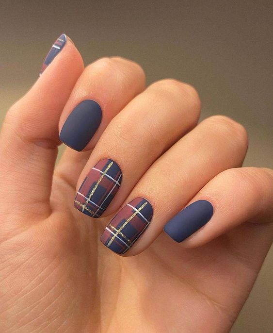 Gingham Short Fall Nail Ideas5