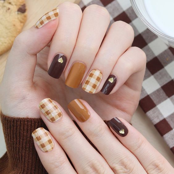 Gingham Short Fall Nail Ideas7