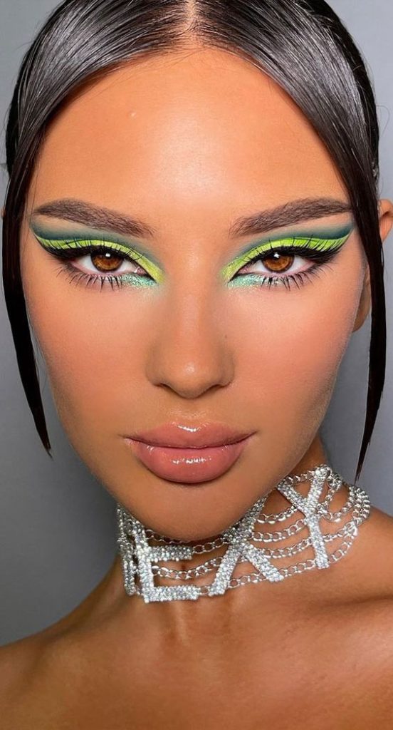 Glamorous Green Makeup Looks