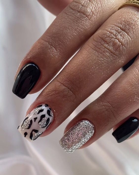 Glitter Leopard Print Nails2