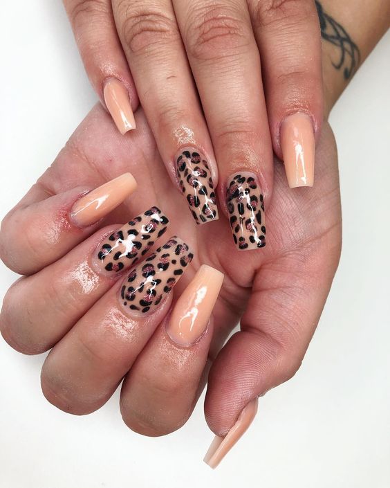 Glitter Leopard Print Nails5