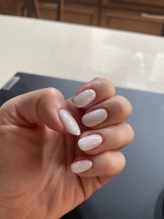 Glitter White Nails1
