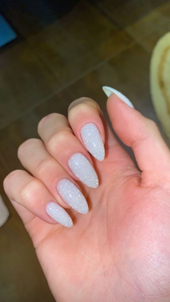 Glitter White Nails3