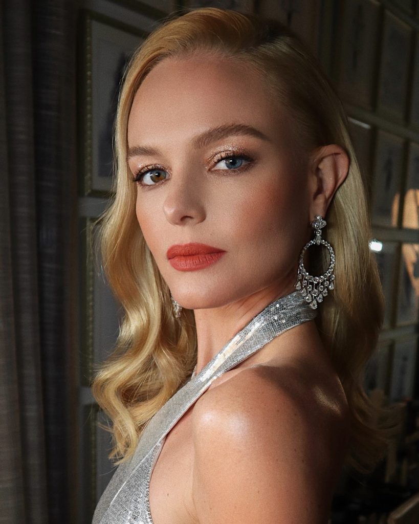 Glittered Christmas Makeup Looks