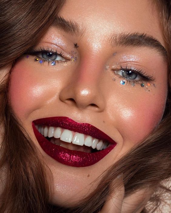 Glittered Christmas Makeup Looks