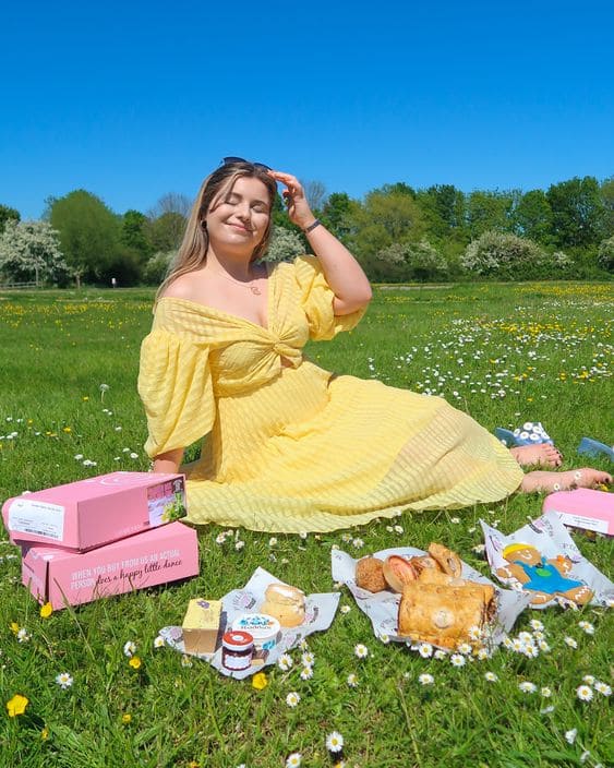 Midsize Picnic Outfits