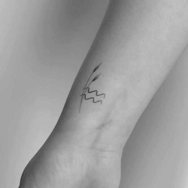  Minimal Yet Stunning Aquarius Tattoo Ideas