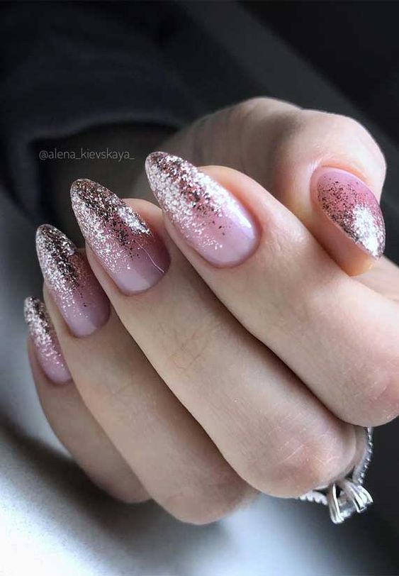Ombre Glitter Fade Manicure4