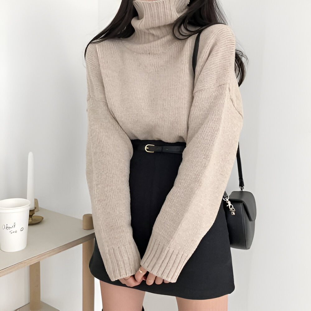 Oversize Sweater And Pencil Skirt
