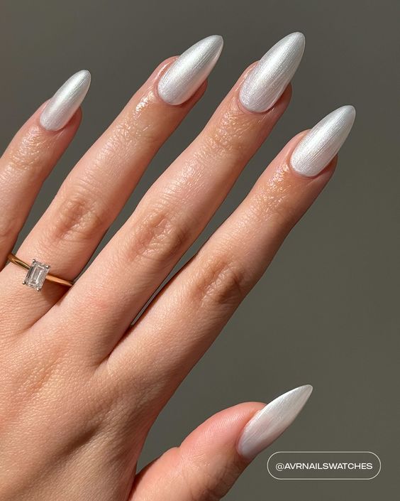 Pearlescent White Manicure1