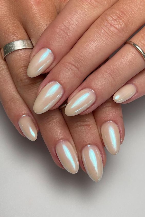 Pearlescent White Manicure4