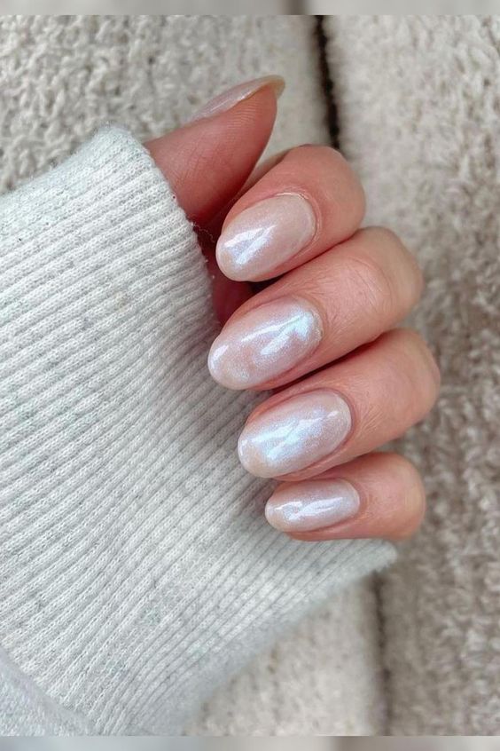 Pearlescent White Manicure6