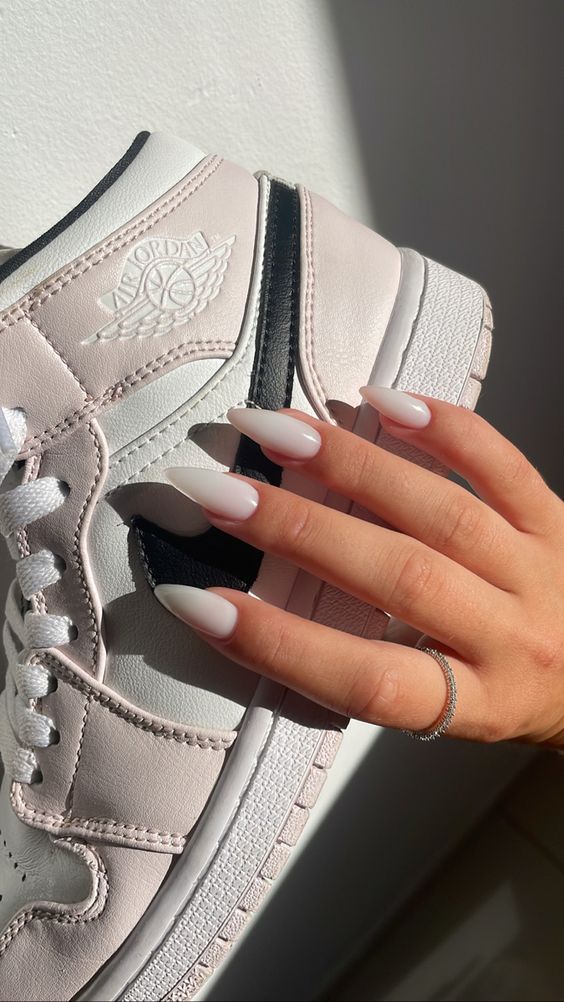 Plain Milky Nails1