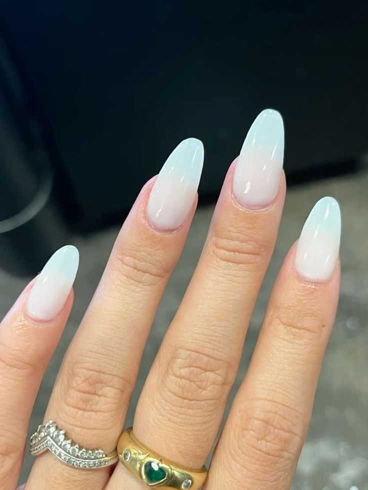 Plain Milky Nails2