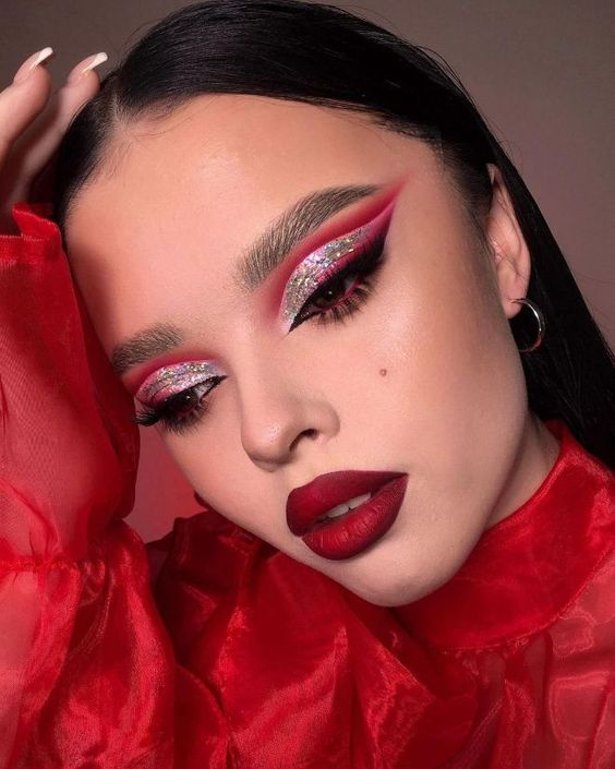 Red Christmas Makeup Looks