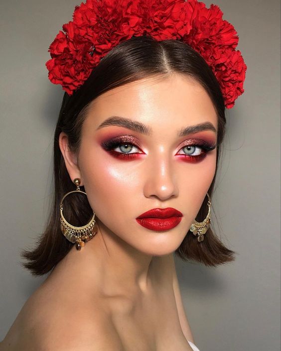 Red Christmas Makeup Looks