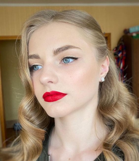 Romantic Bold Red Lips