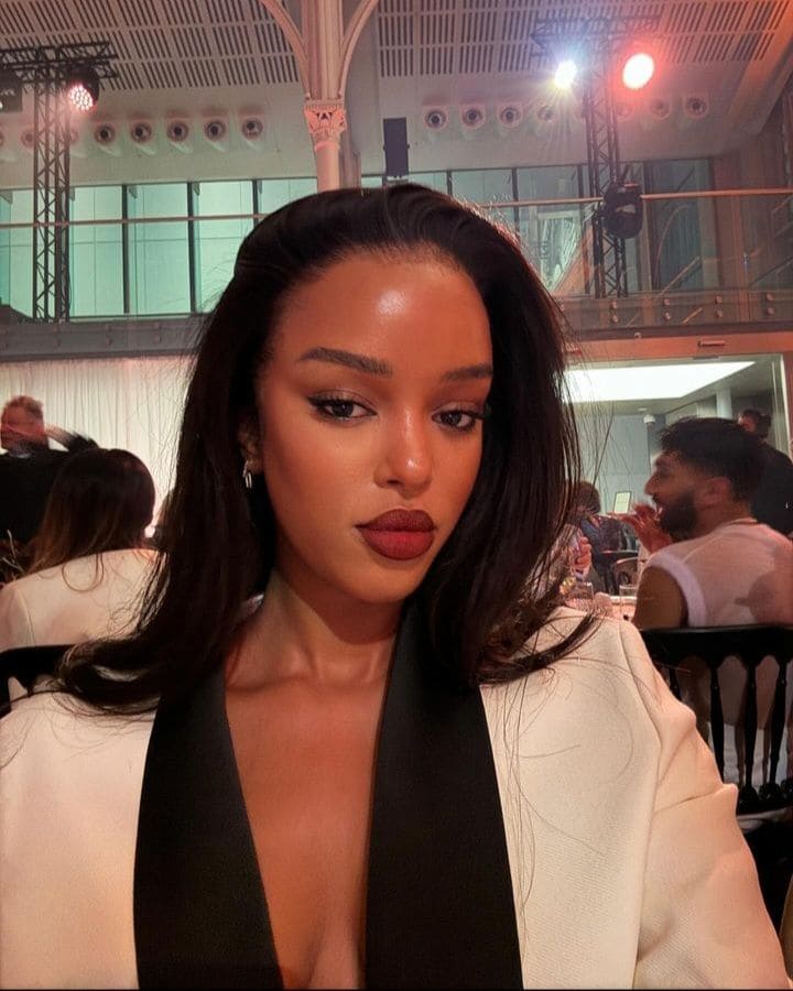 Romantic Bold Red Lips