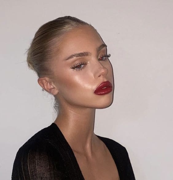 Romantic Bold Red Lips