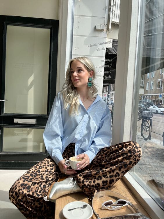 Simple Casual Outfits For Coffee Date
