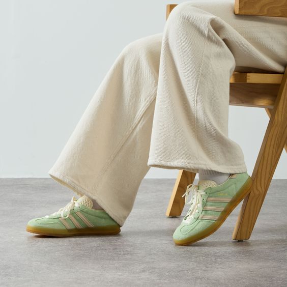 Slim Sneakers