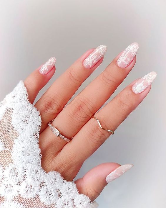 Snowflake White Nails2