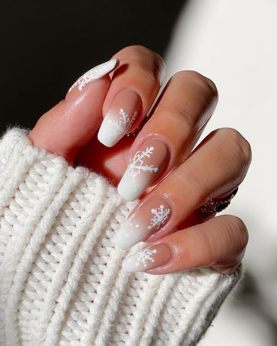 Snowflake White Nails5