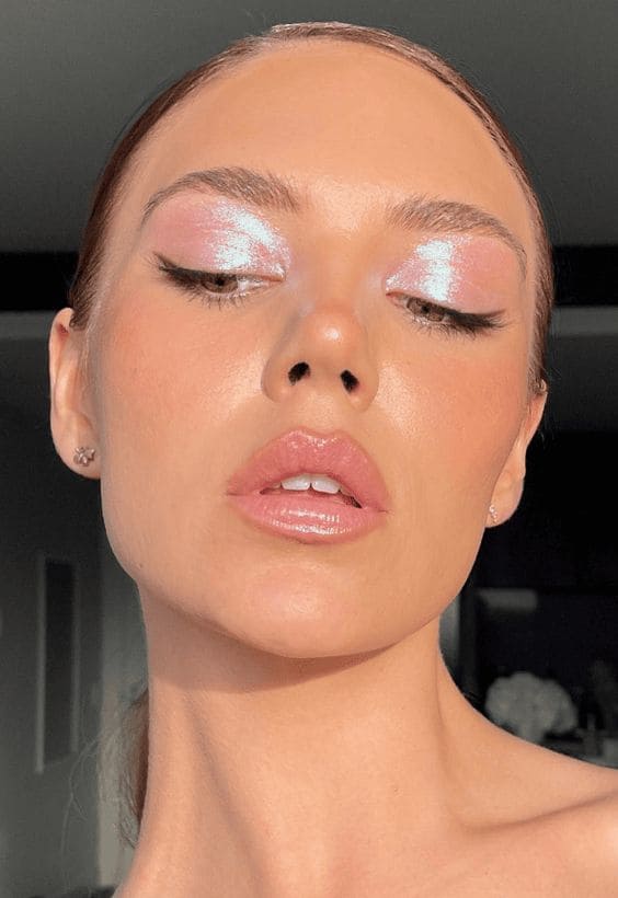Soft Glitter Makeup Look