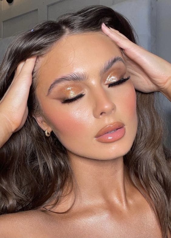 Soft Glitter Makeup Look
