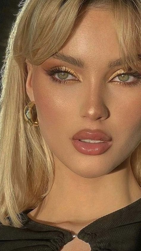 Soft Glitter Makeup Look